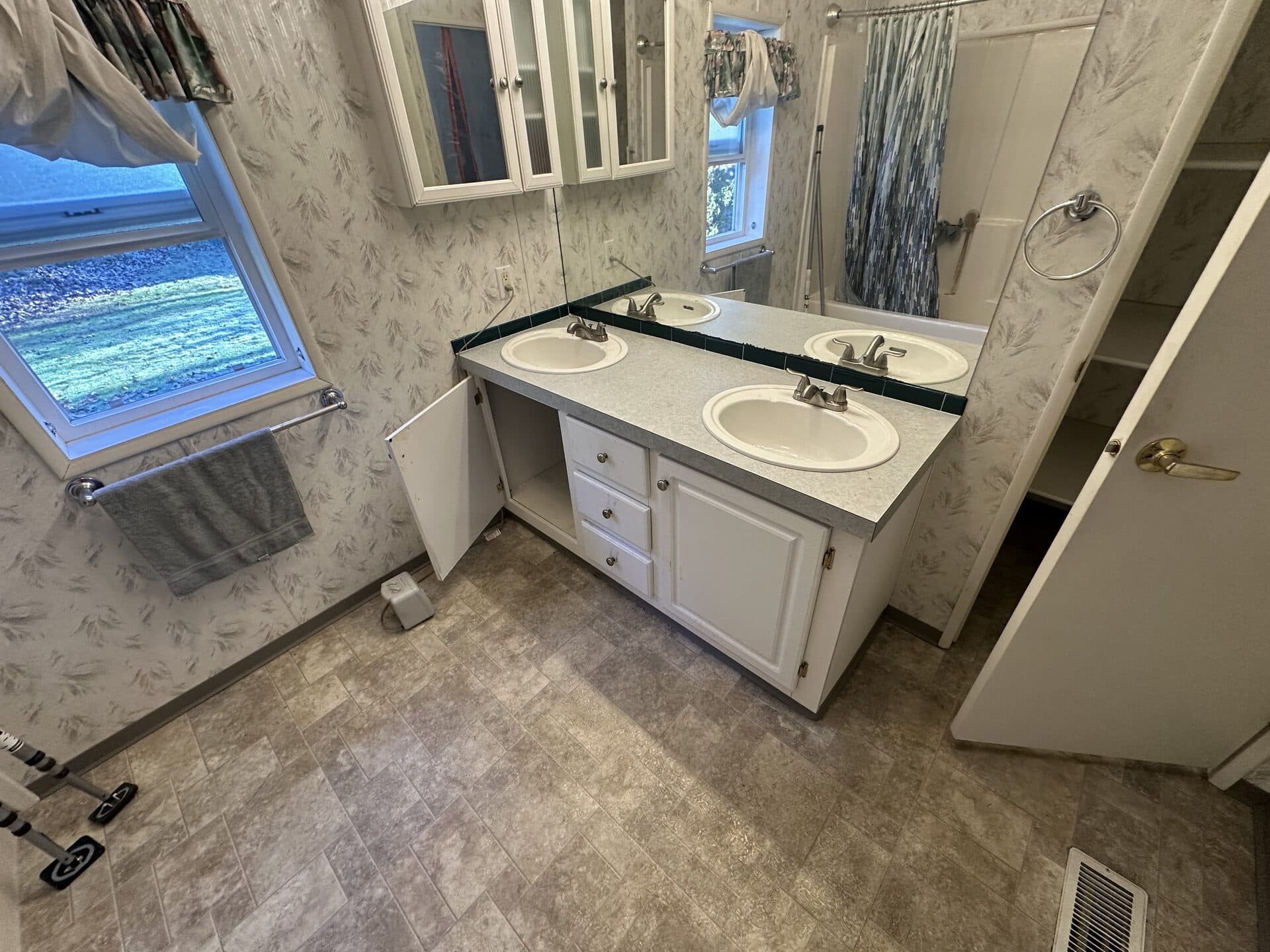Burst Pipe? What to Do Right Now to Limit the Damage